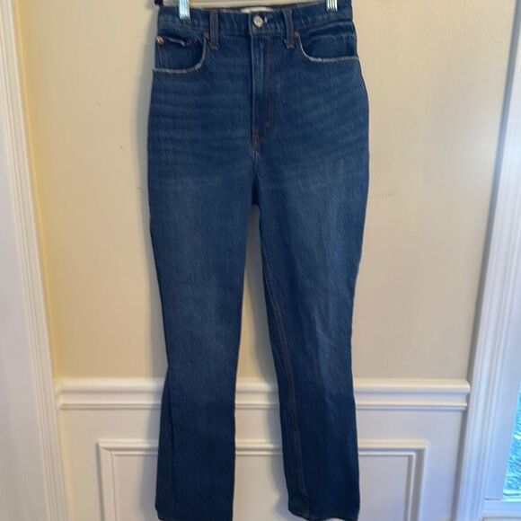 Abercrombie & Fitch “The ‘90’s Straight Ultra High Rise” Jeans - Picture 1 of 7